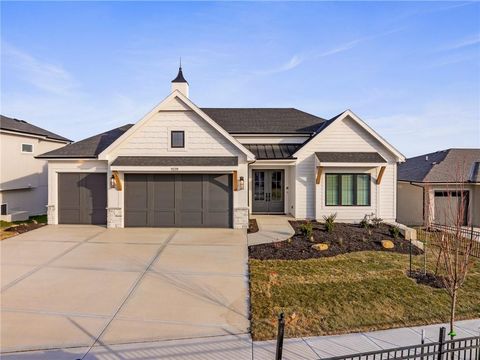 11239 S Sunray Drive Olathe KS 66061