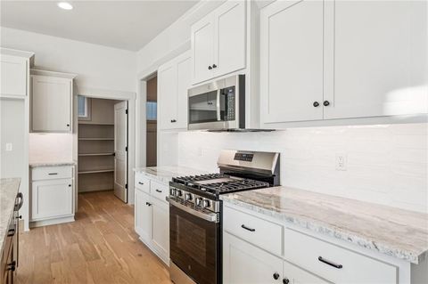 Tiny photo for 2153 Black Walnut Drive, Liberty, MO 64068 (MLS # 2579095)