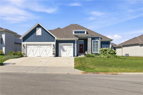Photo of 17344 Bradshaw Street, Overland Park, KS 66221 (MLS # 2638746)
