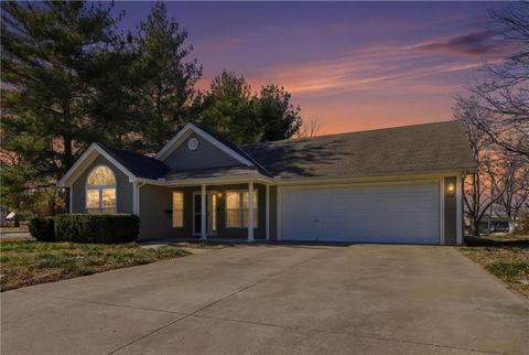 Tiny photo for 114 S Jewell Street, Liberty, MO 64068 (MLS # 2603385)