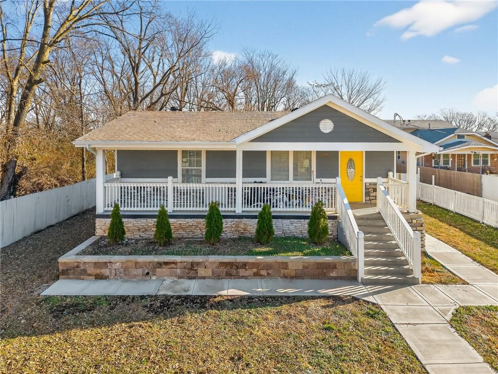Photo of 2455 S 18th Street, Kansas City, KS 66106 (MLS # 2592009)
