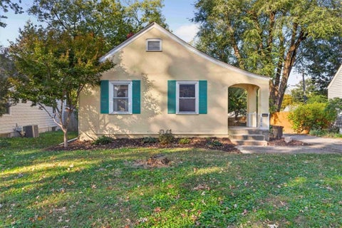 Photo of 8016 Robinson Street, Overland Park, KS 66204 (MLS # 2648985)