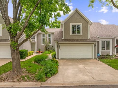 Photo of 5807 Park Circle, Shawnee, KS 66216 (MLS # 2622158)
