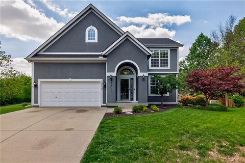 Photo of 10131 Redbud Lane, Lenexa, KS 66220 (MLS # 2616961)