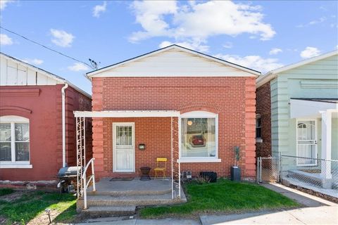 Photo of 713 W 20th Street, Kansas City, MO 64108 (MLS # 2612871)