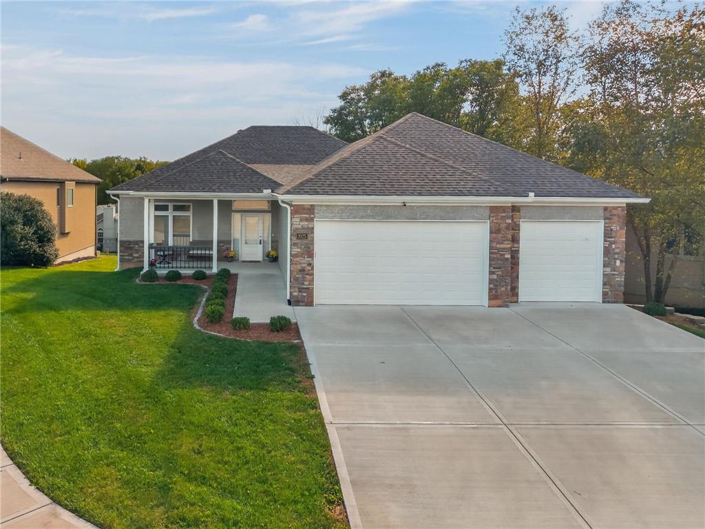 Photo of 1925 Carter Court, Liberty, MO 64068 (MLS # 2646499)