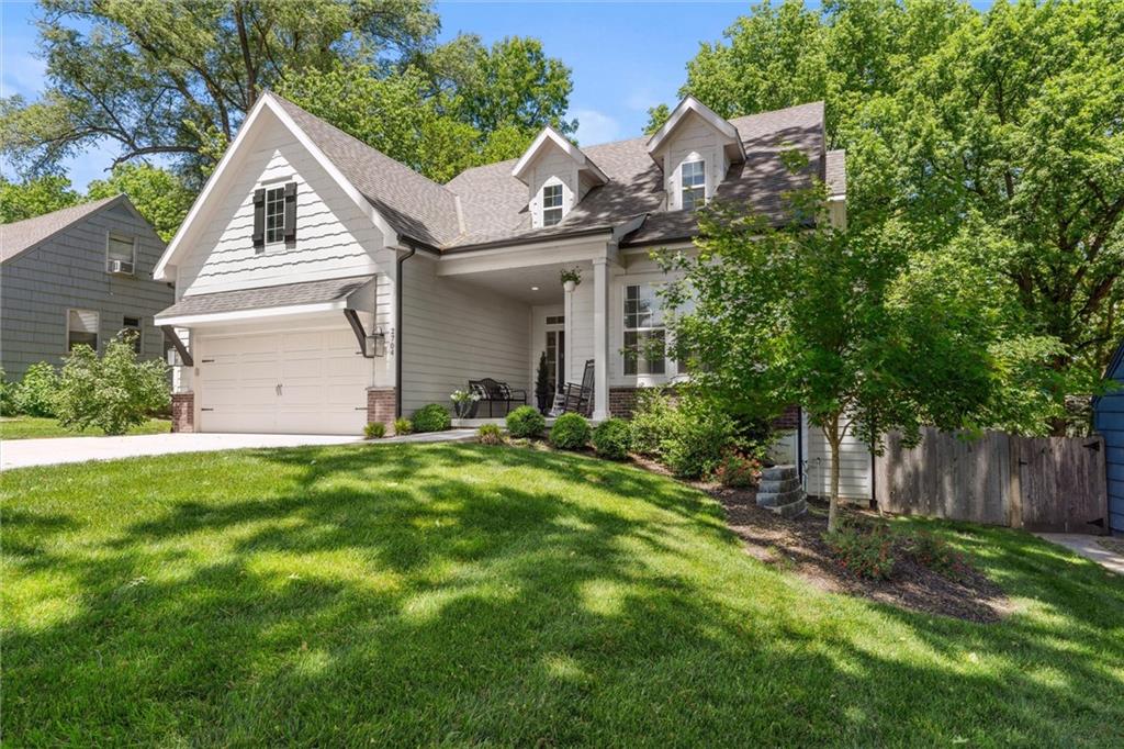 2704 W 74th Street