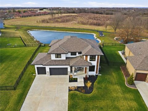 Photo of 4808 Jamestown Drive, Lees Summit, MO 64064 (MLS # 2598400)