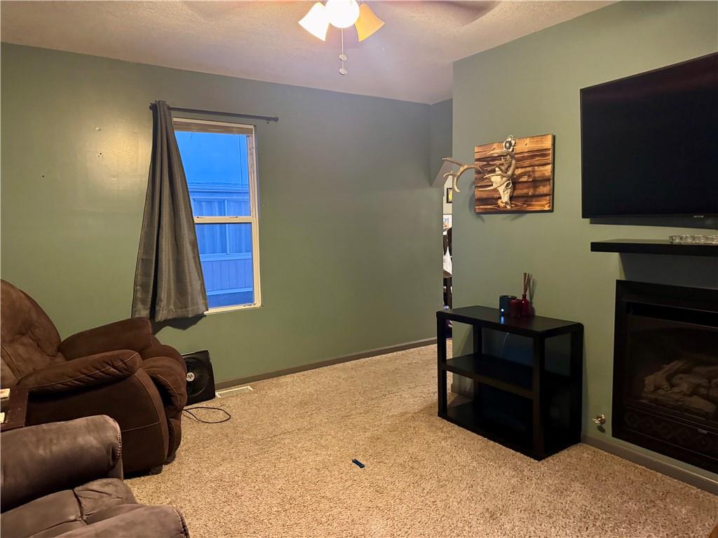 St Joseph, Missouri 64503, United States, 3 Bedrooms Bedrooms, ,2 BathroomsBathrooms,Residential,Pending,11104