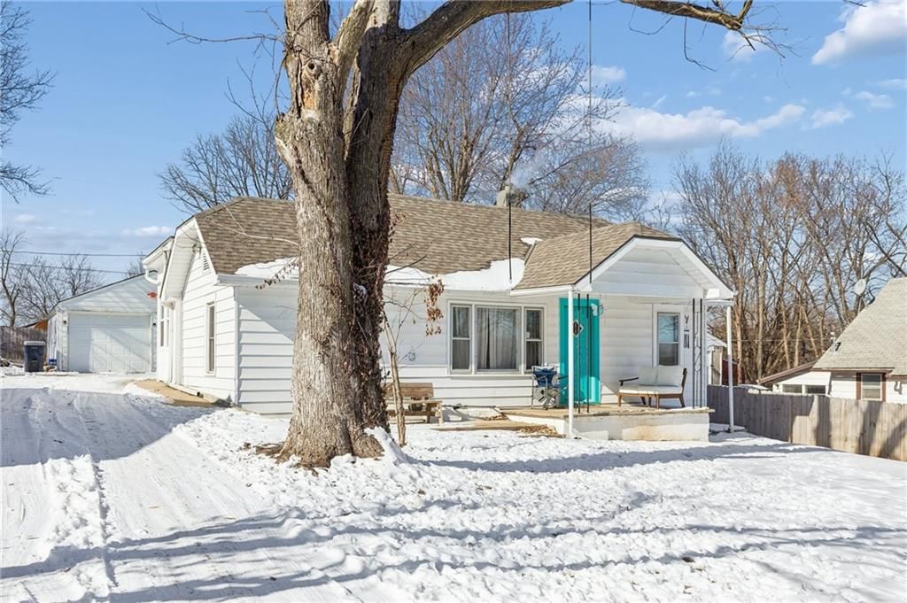 Photo of 3022 Wallace Avenue, Kansas City, MO 64129 (MLS # 2596623)