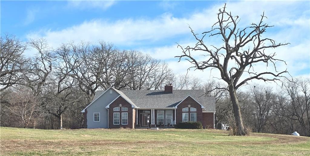 Photo of 1301 S Sloan Street, Maysville, MO 64469 (MLS # 2592091)