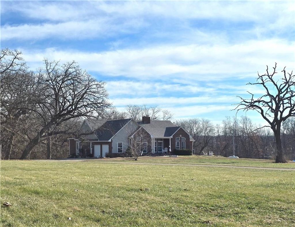 Photo of 1301 S Sloan Street, Maysville, MO 64469 (MLS # 2592091)