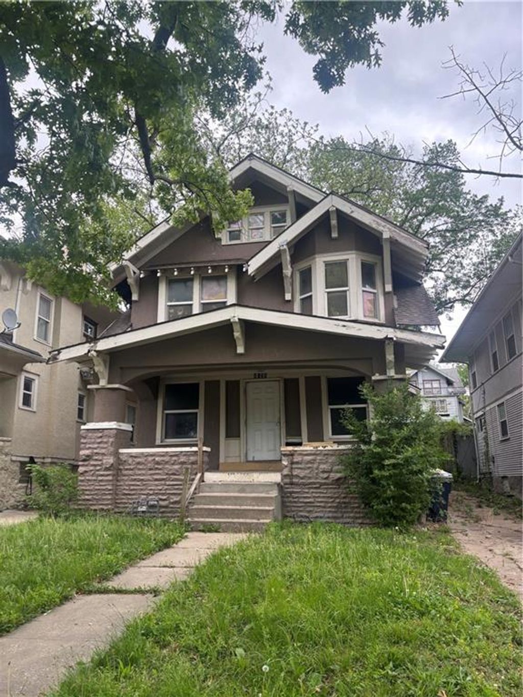 Photo of 4125 Chestnut Avenue, Kansas City, MO 64130 (MLS # 2618617)