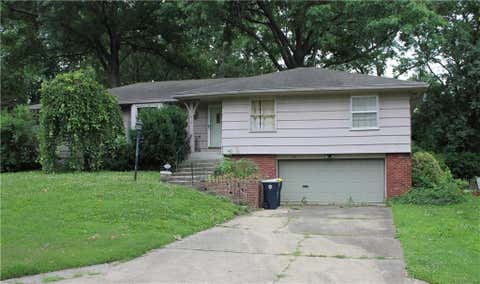 Photo of 415 E 106th Terrace, Kansas City, MO 64131 (MLS # 2627134)