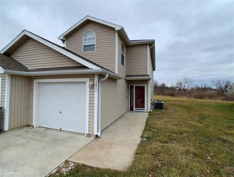Photo of 1611 SW Highland Drive, Lees Summit, MO 64081 (MLS # 2608993)