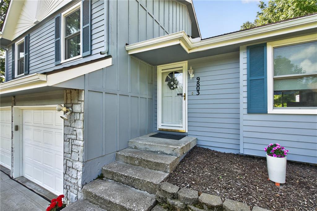 9803 NW 85th Terrace