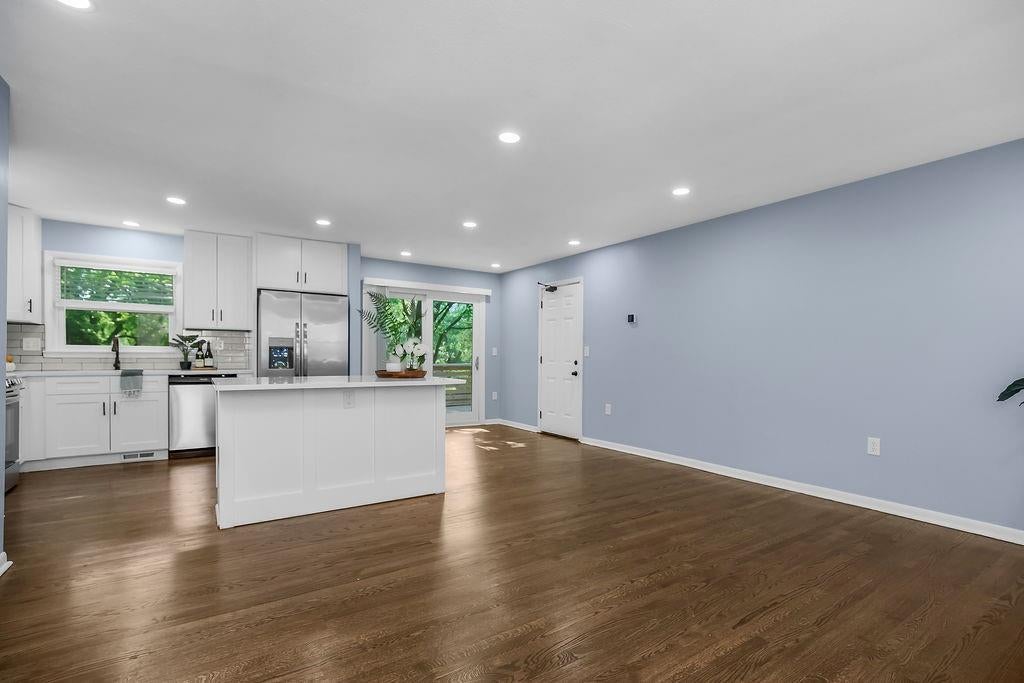 7733 Mission Road