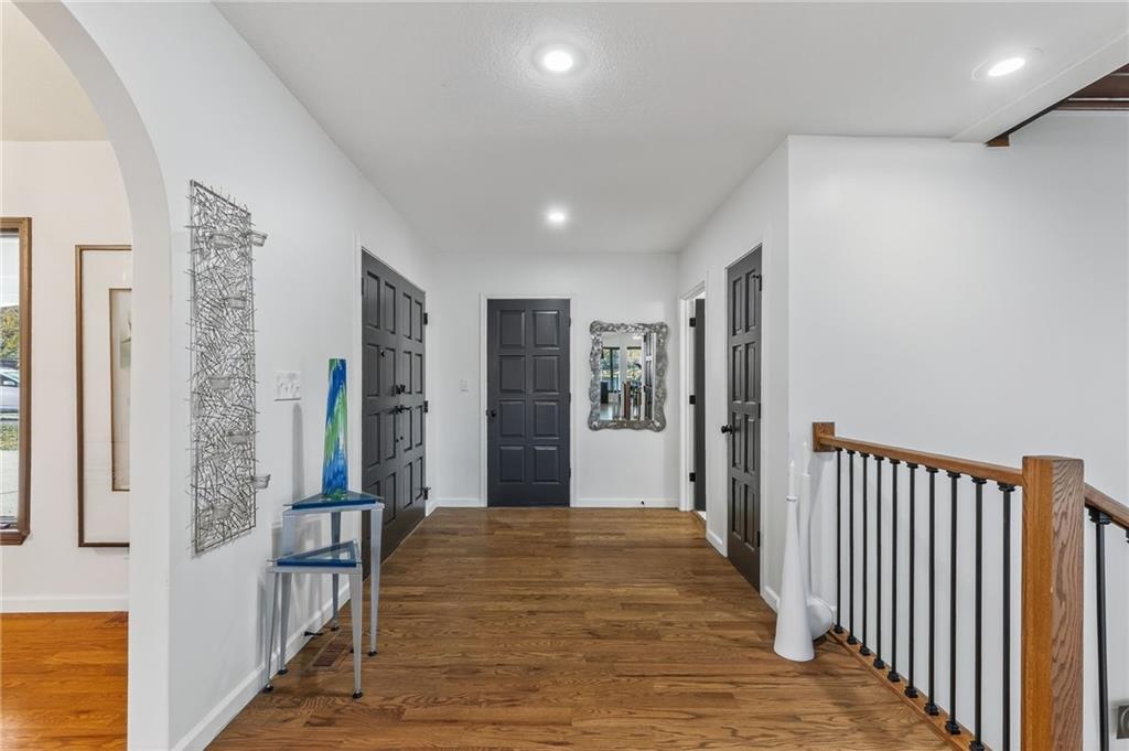 102 NW Hackberry Street