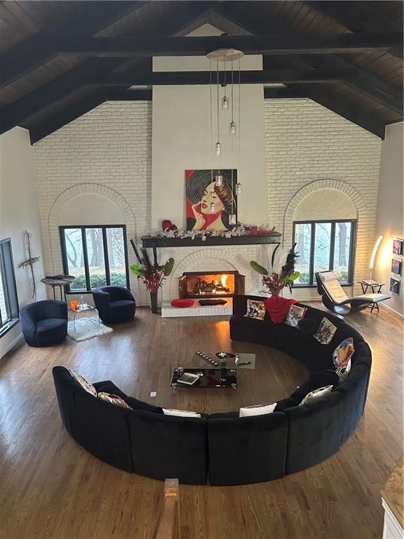 102 NW Hackberry Street