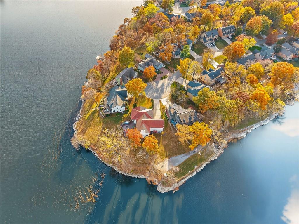 102 NW Hackberry Street