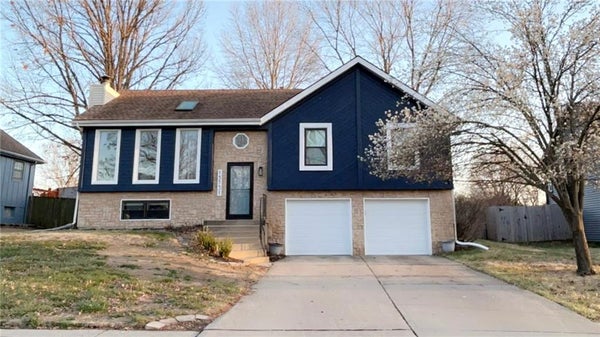 15731 W 146TH ST, OLATHE, KS 66062 - Image 4c9bdfa5c386fcf32d6207110f37ef77/1902000698