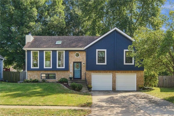 15731 W 146TH ST, OLATHE, KS 66062 - Image 4c9bdfa5c386fcf32d6207110f37ef77/569321419