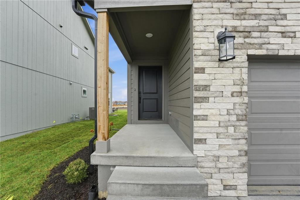 1312 SE Windbreak Drive