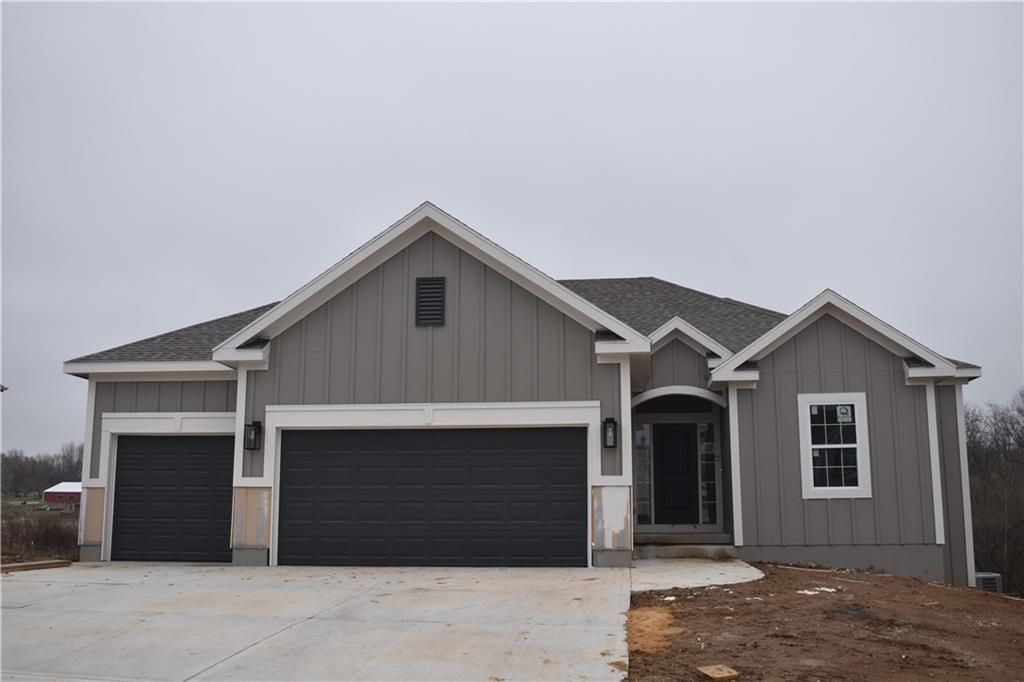 Photo of 1059 Fir Lane, Liberty, MO 64068 (MLS # 2575879)