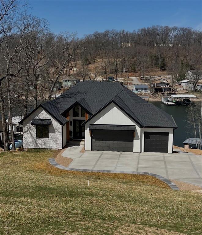 429 Sparkling Water Circle