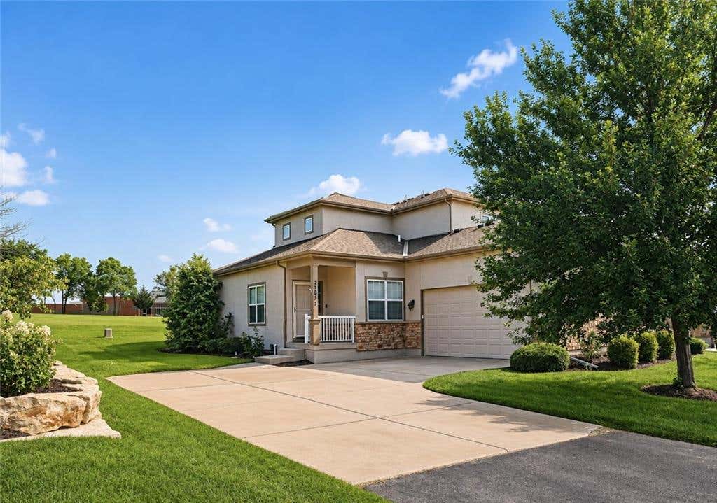 Photo of 21871 W 116th Place, Olathe, KS 66061 (MLS # 2635280)