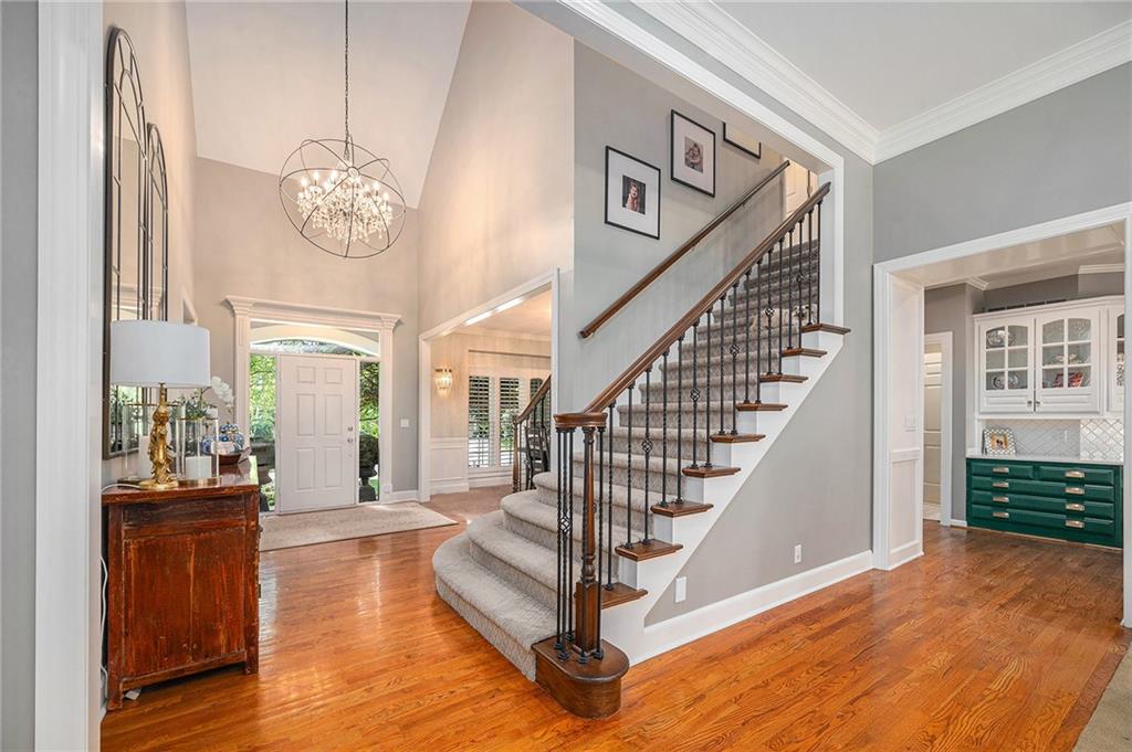 4528 W 140th Street