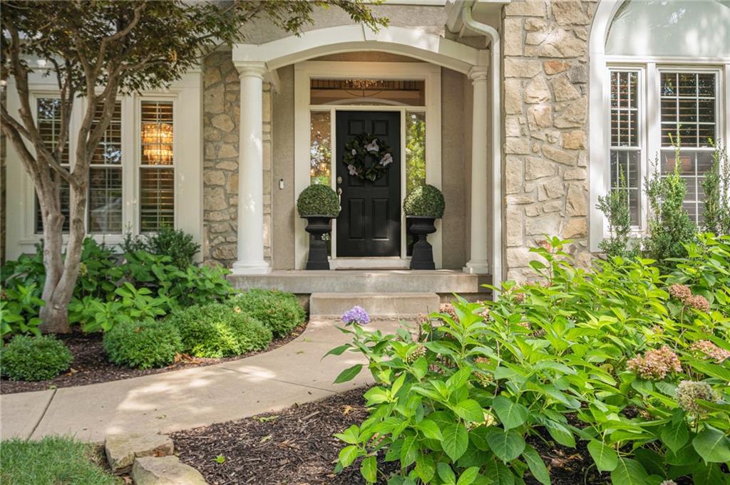 4528 W 140th Street