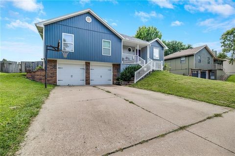 2009 NE Peters Drive Lee's Summit MO 64086