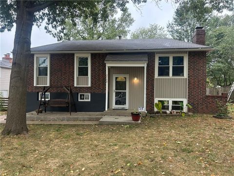 2508 NW Castle Drive Blue Springs MO 64015