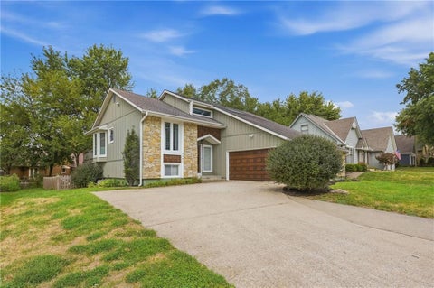 Photo of 4082 SW Marline Drive, Lees Summit, MO 64082 (MLS # 2643332)