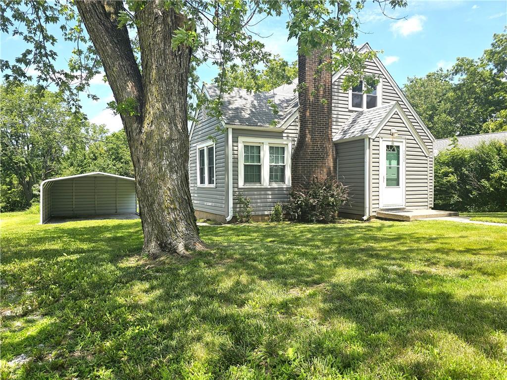 209 W Commercial Street
