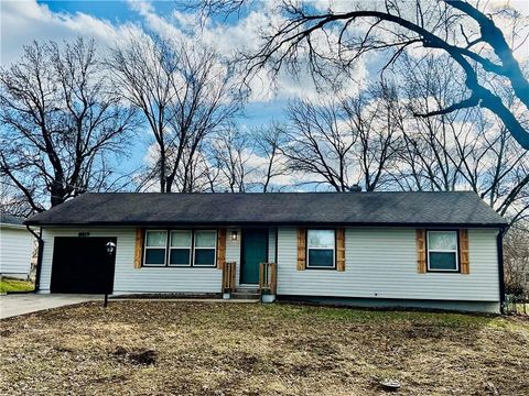 8819 E 85th Street Raytown MO 64138