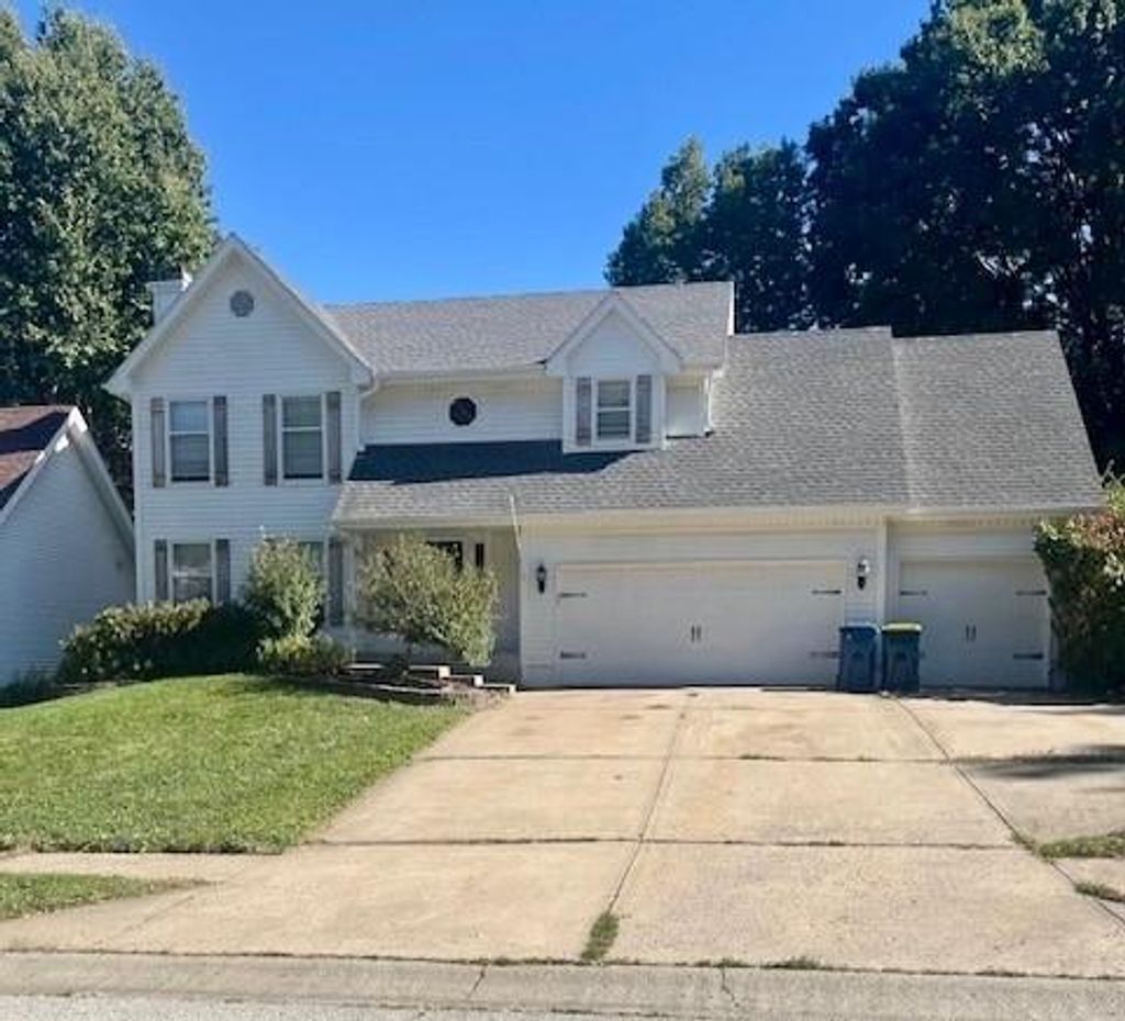 Photo of 1323 Amesbury Avenue, Liberty, MO 64068 (MLS # 2583651)