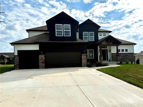 Photo of 1011 Poplar Lane, Liberty, MO 64068 (MLS # 2581684)
