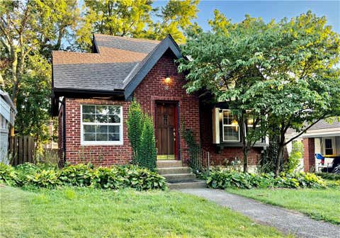 Photo of 319 E 70th Terrace, Kansas City, MO 64113 (MLS # 2637817)