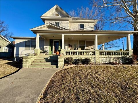 301 W Pine Street, Columbus, KS 66725 - MLS#: 2600749