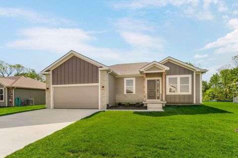1407 SW 10th Terrace, Oak Grove, MO 64075 - #: 2471237