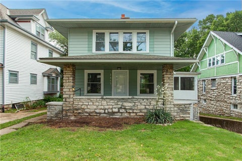 Photo of 2843 Parkwood Boulevard, Kansas City, KS 66104 (MLS # 2621545)