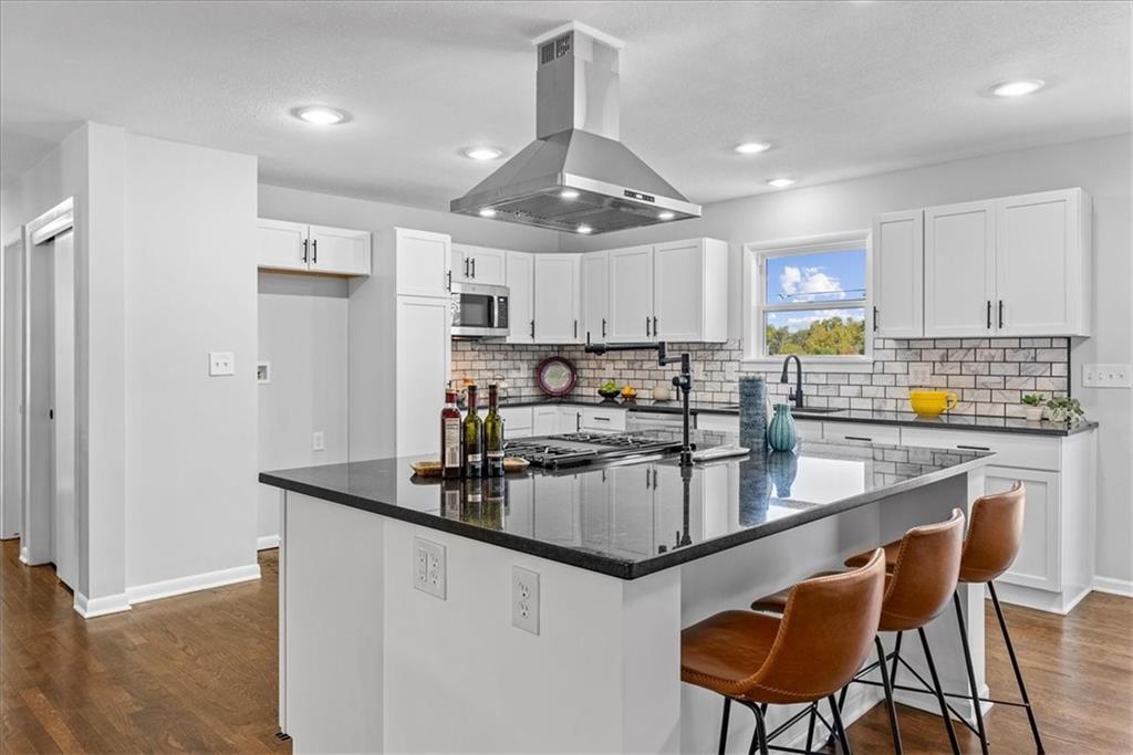 1128 W Elm Street