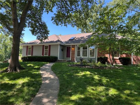 6116 N Amoret Avenue Kansas City MO 64151