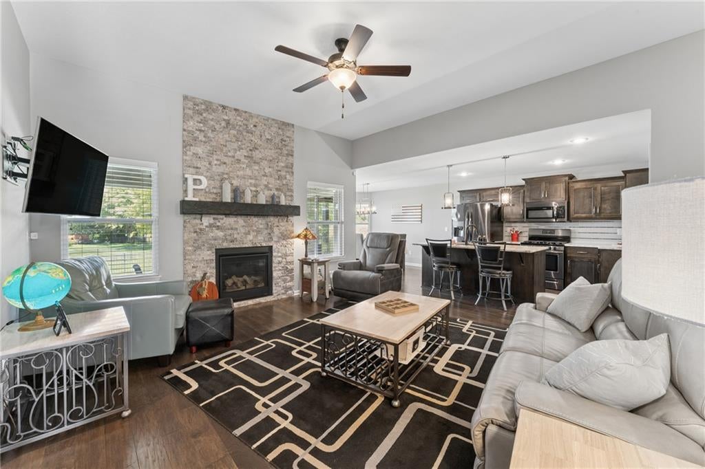 19602 W 197th Terrace