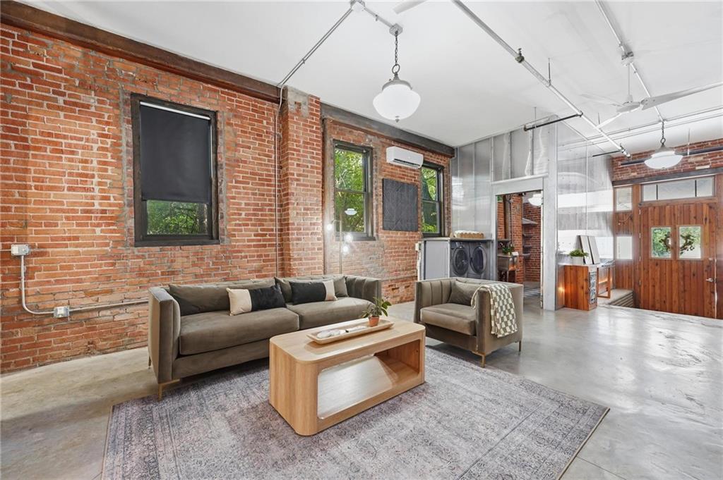 918 E 5th Street 8