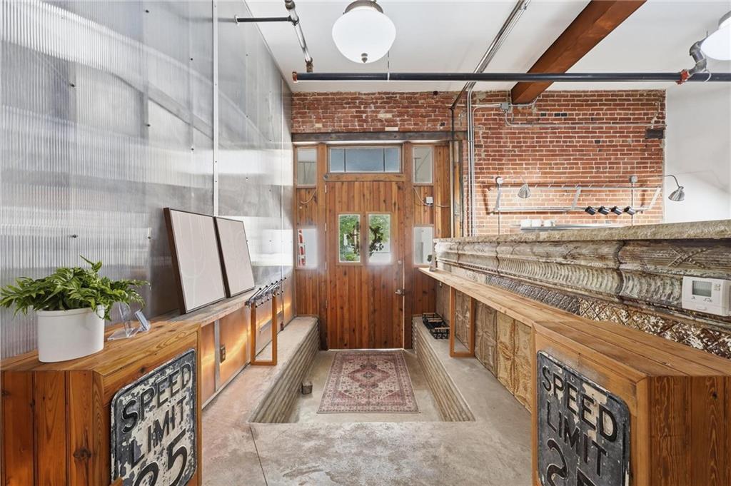 918 E 5th Street 8