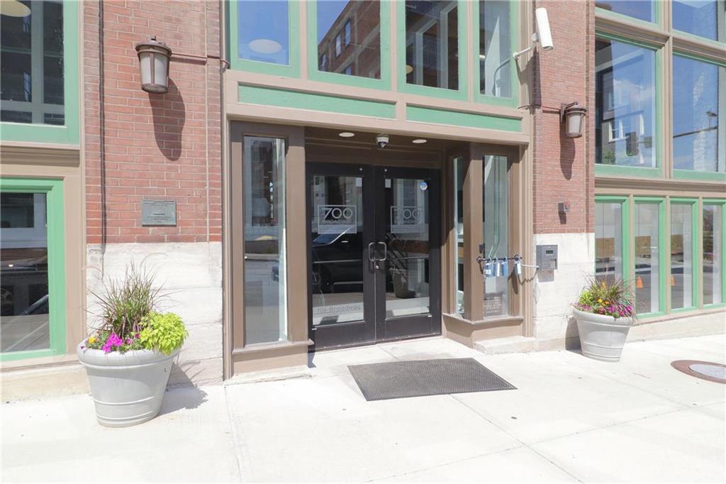 Photo 1 of 17 — 706 BROADWAY #310 Street, Kansas City, MO 64105