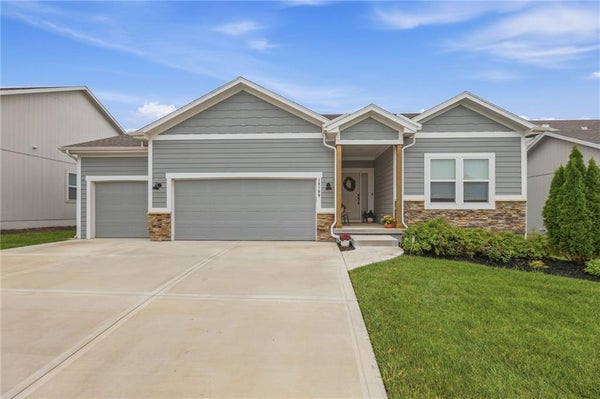 18109 HASKIN ST, BUCYRUS, KS 66013 - Image 4e3c935f1c7f6e3b9a67d8bb93bd07d1/666292311